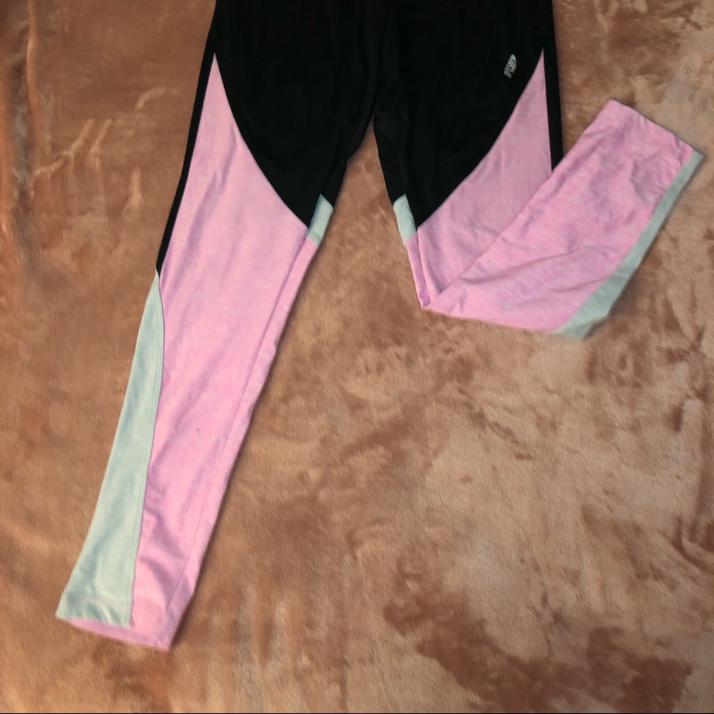 Like new PINK Yoga Leggings! - Picture 4 of 6